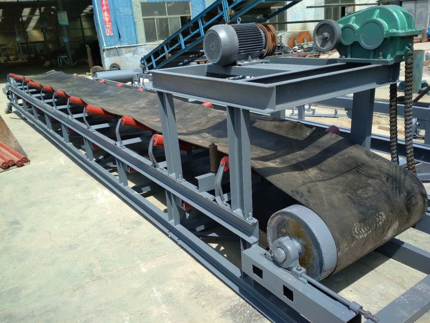 皮帶輸送機(jī)