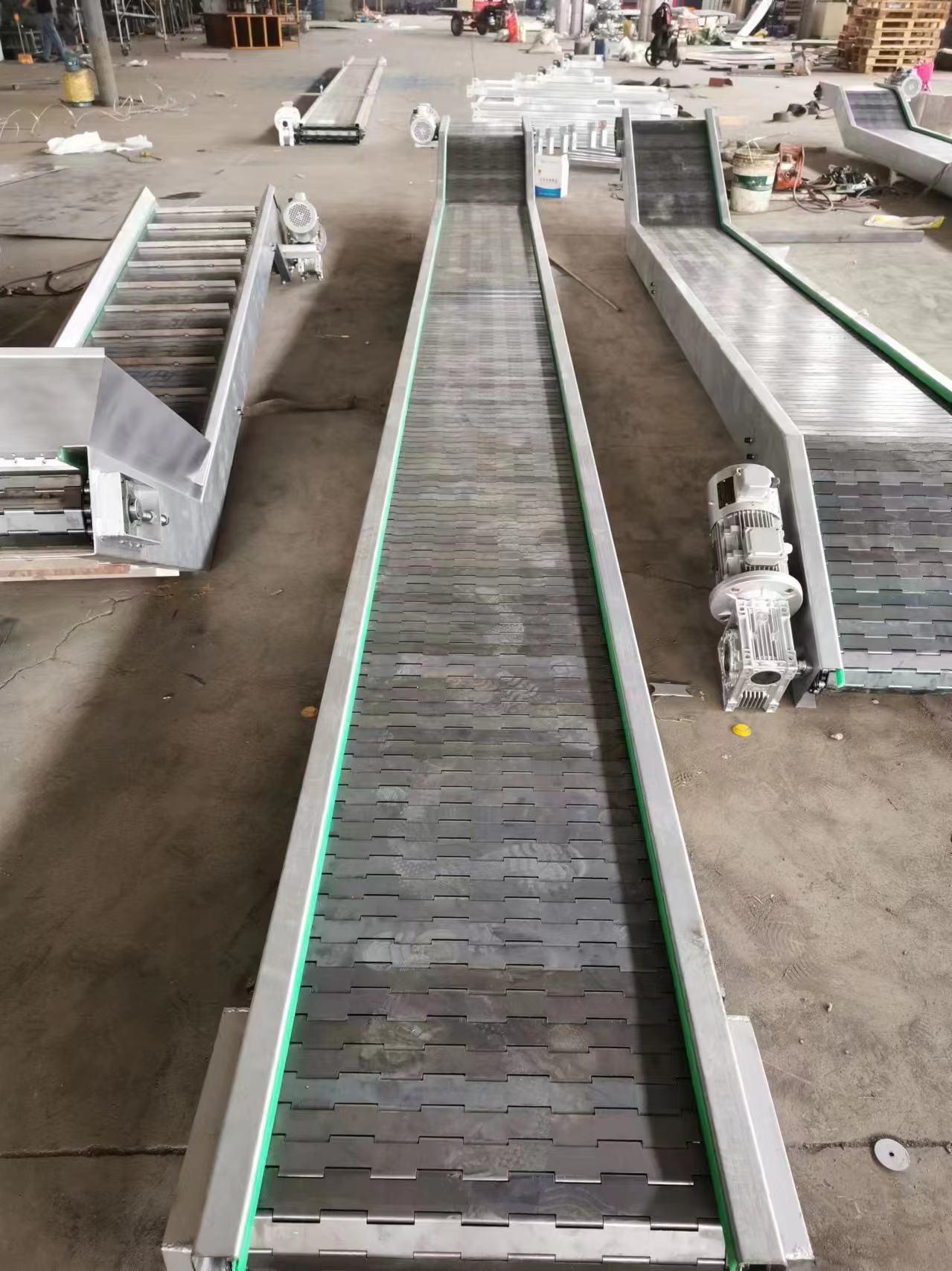 鏈板輸送機